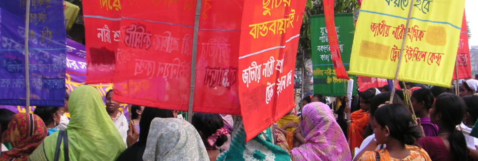 Frauen protesitieren in der ganzen Welt